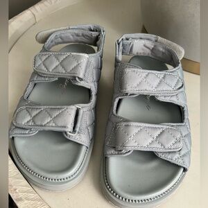 GB THE CHANCE  Quilted Sandals - Light Blue